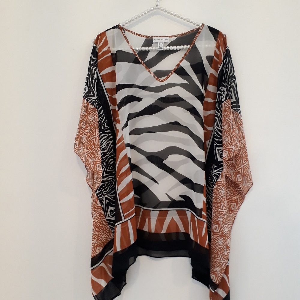 Susan Graver Animal Print sheer Top Medium/A0
